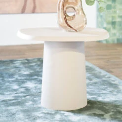 Organisch Tafeltje Wit -Zuiver Verkoop by boo sten organisch tafeltje wit klein 03 1