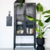 Zwarte Kast Met Ribbelglas -Zuiver Verkoop by boo eden zwarte kast met ribbelglas