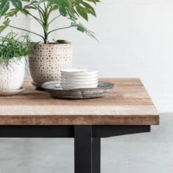 Teakhouten Eettafel Met Zwarte Poot -Zuiver Verkoop d bodhi odeon teakhouten eettafel met zwart frame 02