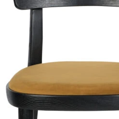 Zwarte Eetkamerstoel Met Velvet -Zuiver Verkoop dutchbone brandon zwarte eetkamerstoel hout okergeel 02 1