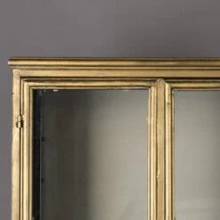 Vitrinekast Antiek Messing 18 Vitrinekast Antiek Messing -Zuiver Verkoop dutchbone gertlush antiek messing vitrinekast 05