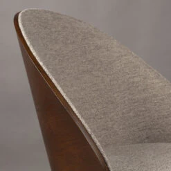 Stoel Met Ronde Rug Walnoot Hout -Zuiver Verkoop dutchbone rodin stoel met ronde rug walnoot hout 04