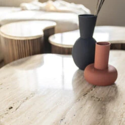 Bijzettafel Met Travertin Blad -Zuiver Verkoop eleonora mari bijzettafel met travertin blad 01 1