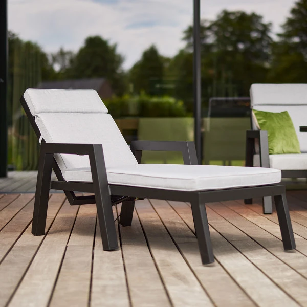 Aluminium Zonnebed Met Kussen 3 Aluminium Zonnebed Met Kussen