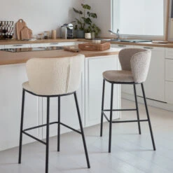 Boucle Barkruk Met Ronde Rug 15 Boucle Barkruk Met Ronde Rug -Zuiver Verkoop kave home ciselia boucle barkruk met ronde rug 02