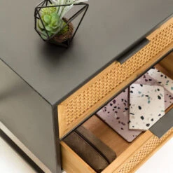 Zwart Nachtkastje Met Webbing -Zuiver Verkoop kave home kyoko zwart nachtkastje met webbing 05