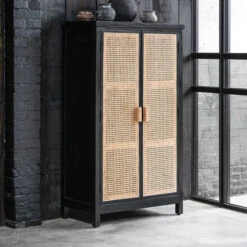 Zwarte Kast Met Rotan Naturel