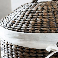 Rieten Wasmand Met Deksel -Zuiver Verkoop must living tahiti rieten wasmand met deksel 02