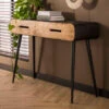Sidetable Met 2 Mangohouten Lades -Zuiver Verkoop sidetable met 2 mangohouten lades carve giani 01
