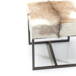 Vierkante Hocker Geit Country Life 7 Vierkante Hocker Geit Country Life -Zuiver Verkoop vierkante hocker geit country life 3 800x800 1