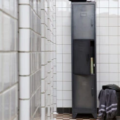 WOOOD Smalle Lockerkast 3-deurs -Zuiver Verkoop woood cas metalen lockerkast met 3 deuren 07