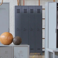 WOOOD Hoge Lockerkast Van Grenen -Zuiver Verkoop woood stijn hoge lockerkast van grenen 07